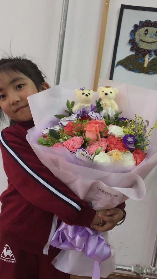 家长送孩子礼物送什么好,家长送给孩子送什么花