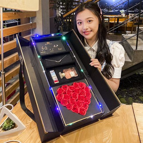 追女孩子用什么礼物好,追女孩子时候什么礼物比较好
