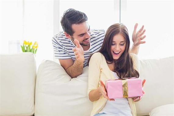 朋友老婆生孩子送什么更好,朋友老婆生孩子送什么更好一些