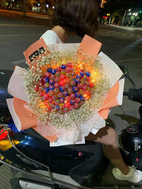 送给闺蜜的棒棒糖礼物,,送闺蜜棒棒糖花束应该多少个?