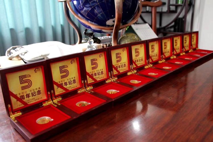 公司5周年庆典送什么礼物,公司五周年庆典贺词