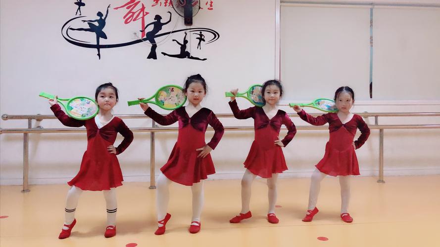 舞蹈送孩子什么礼物,送孩子学舞蹈