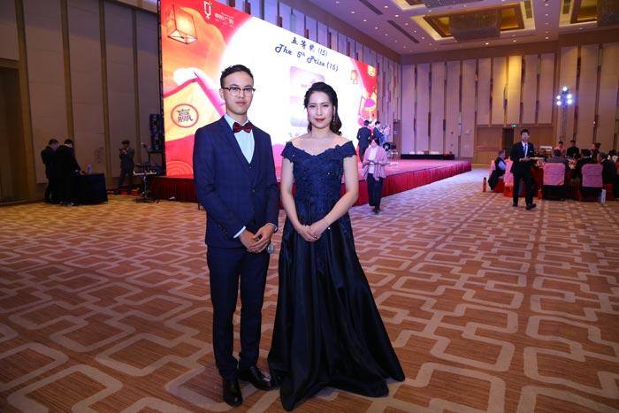 参加其他公司年会送什么,参加公司年会着装