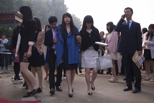 女孩子的成人礼应该怎么过,女孩子的成人礼叫什么