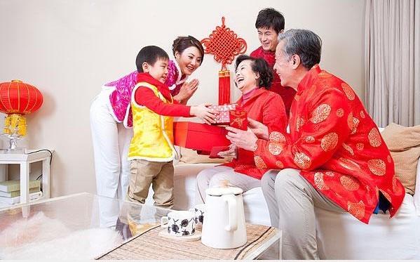 过年送礼什么给孩子,过年给亲戚送礼送什么
