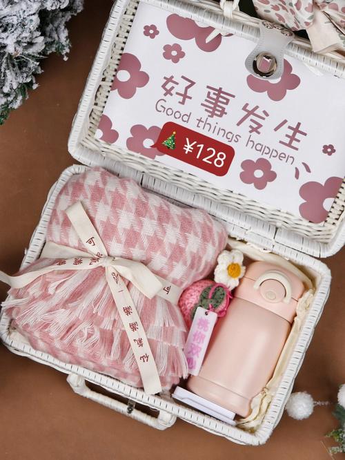 生日礼物送闺蜜手织围巾,,用毛线怎么做闺蜜手链?