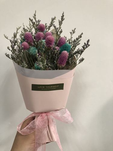 送闺蜜干花还是鲜花比较好,送闺蜜干花还是鲜花比较好呢,闺蜜送什么花?