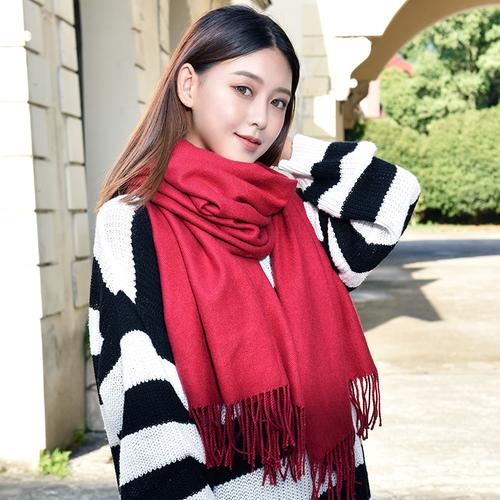 送女孩子围巾，送女孩子围巾代表什么意思，女生送围巾的寓意？