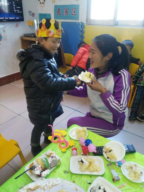 孩子们的礼物,感谢老师送给孩子们的礼物,马立奥爷爷给孩子们准备了什么礼物?
