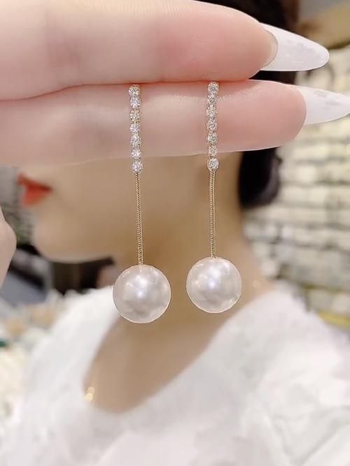 送女孩子耳环,送女孩子耳环代表什么意思,送耳环有什么含义?