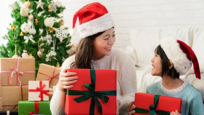 孩子之间送礼物,孩子之间送礼物,家长应该怎么说,孩子上学送礼物有什么讲究?