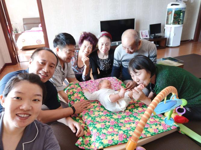 干妈送孩子满月,,办满月酒席要请孩子干妈吗?