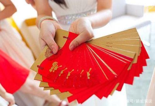 同事生孩子送，，弟弟家生了小孩亲哥哥要随礼吗？