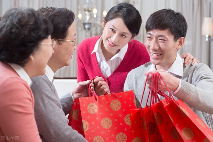 同事生孩子礼物好呢,,嫂子怀孕了,过年回家的时候给她买点什么东西好啊,大家帮忙给点建议?