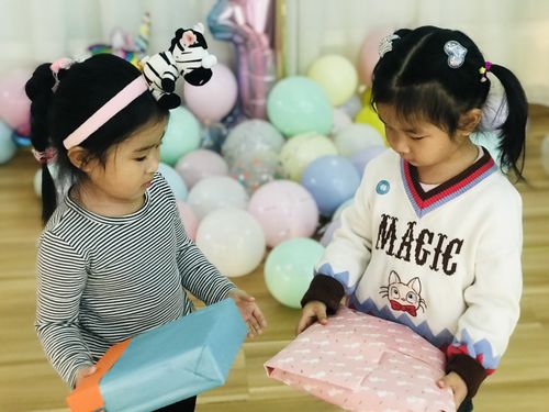 小孩子礼物除了玩具,,幼儿园互换礼物送什么?