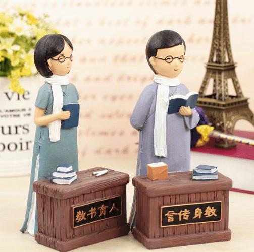 孩子毕业给老师买礼物,,如何看待学生向老师送礼现象?