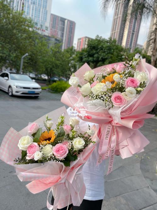 给妹妹生孩子的礼物,,妹妹刚生完孩子送什么花?