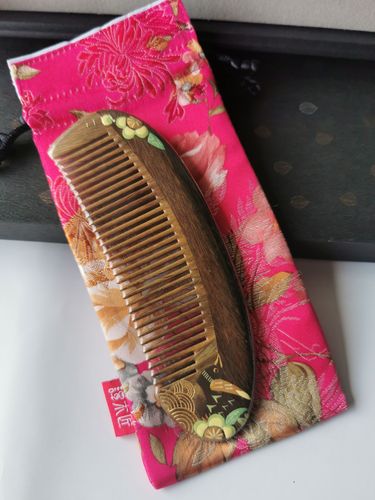 送女孩子檀木梳子,,檀木梳子哪种最好最健康?