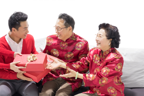 送给小孩子的礼物实用,,长辈送晚辈什么礼物好?