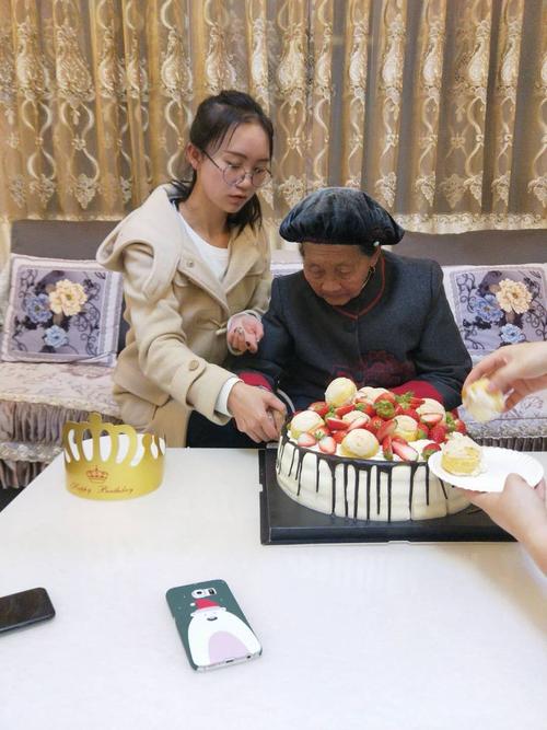 送给孩子的生日礼物手足,,太奶奶送重孙什么对身体好一?