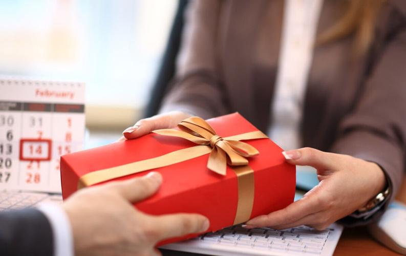 孩子要买礼物给小伙伴,,求人办事礼品如何选择?