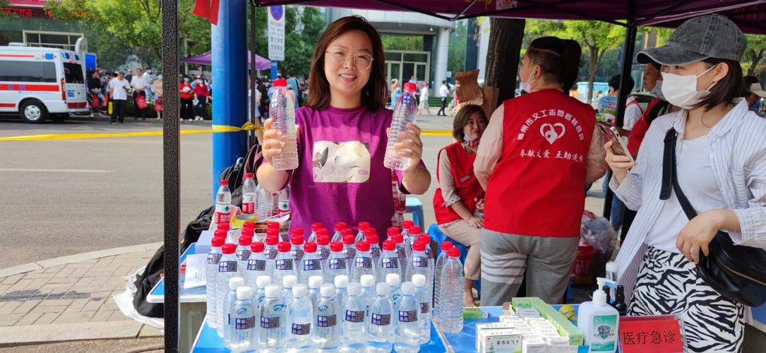 送瓶水给女孩子,送瓶水给女孩子好吗,水怎么收费?