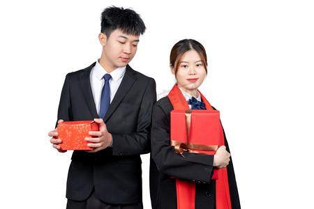 女孩子之间互送过年礼物,,买点什么答谢同组同事们?