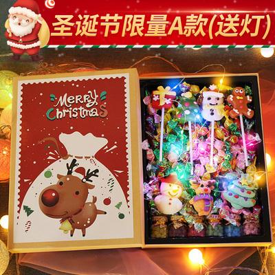 圣诞节女孩子收到的礼物,,女生要我圣诞节送她棒棒糖什么意思?
