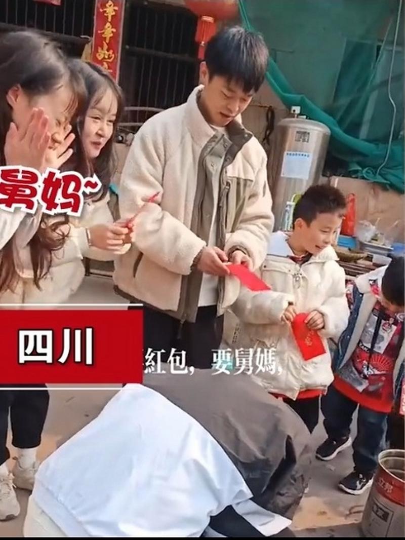姐姐的小孩子要礼物该给吗，，妹妹生了个小孩，舅舅要不要送红包？