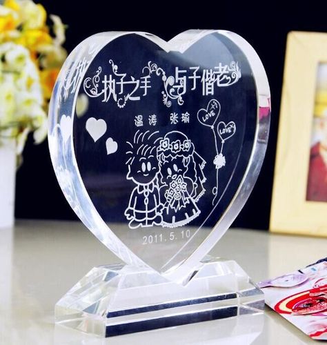 一般送女孩子纪念品,一般送女孩子纪念品多少钱,女性朋友帮忙办事送点什么礼物好?
