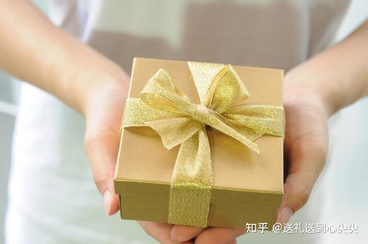 第一次送女孩子礼物好呢,,第一次和女孩子见面需要送礼物吗?