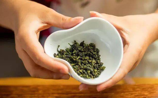 茶叶送客户,茶叶送客户计入什么科目,端茶给客人的礼仪?