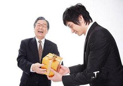 拜访客户送礼技巧,拜访客户送礼技巧有哪些,拜访客户带什么礼品?