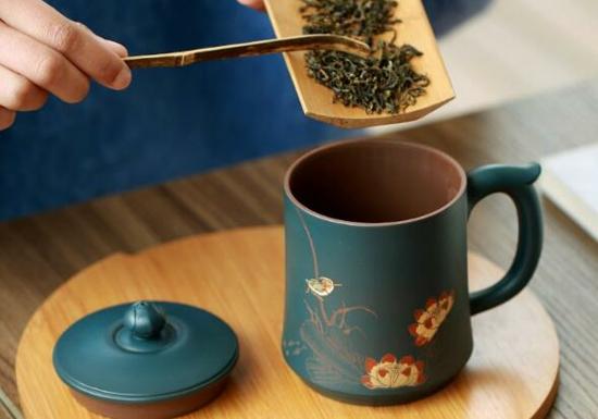 茶杯送客户,,女生送给男生茶杯的寓意?