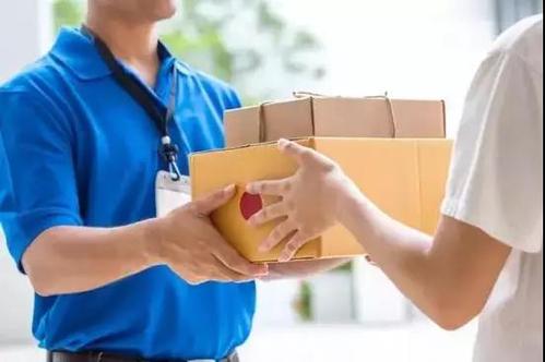 客户礼物派送，，客户通过快递寄的礼品能收吗？
