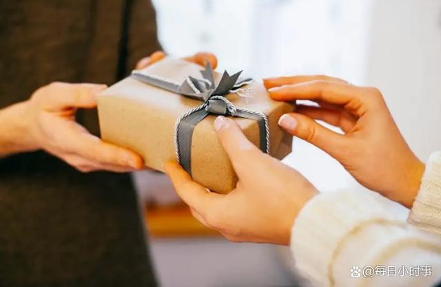 新年送礼客户,新年送礼客户怎么说,怎么样才知道业务员送礼到达客户手中没?