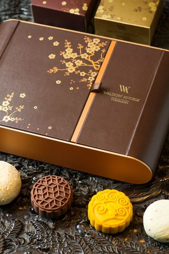 送给客户月饼礼盒,,为什么送礼要送酒店月饼礼盒?