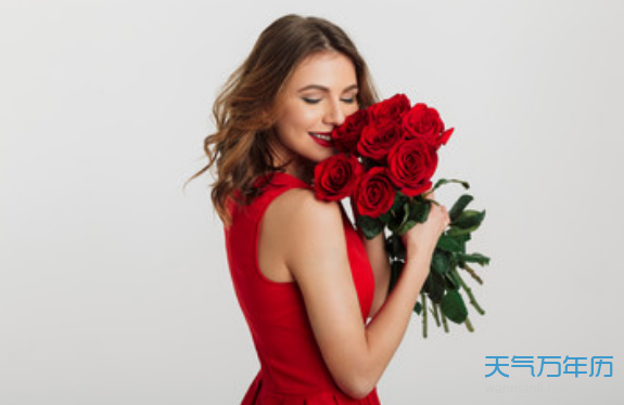 送美女给客户,送美女给客户的祝福语,我是一个业务员,请问送什么礼物给医生好呢?新奇一点的,让他(她)感觉很喜欢,水果这些谁都在送,太俗?