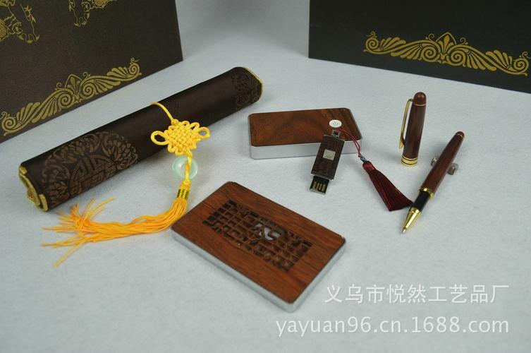 客户公关小礼品,客户公关小礼品有哪些,跟车有关的礼品都有什么?