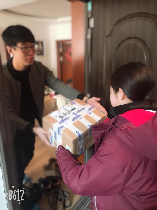 送客户东西吗,送客户的东西,快递员一天一般送多少件?