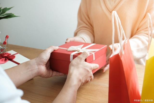 客户礼品超过500元,客户礼品超过500元怎么处理,工作中经常遇到送礼送钱怎么处理?