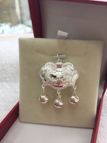 送客户小孩的礼物，送客户小孩的礼物排行榜，姑姑送刚出生的侄子或侄女什么礼物好？