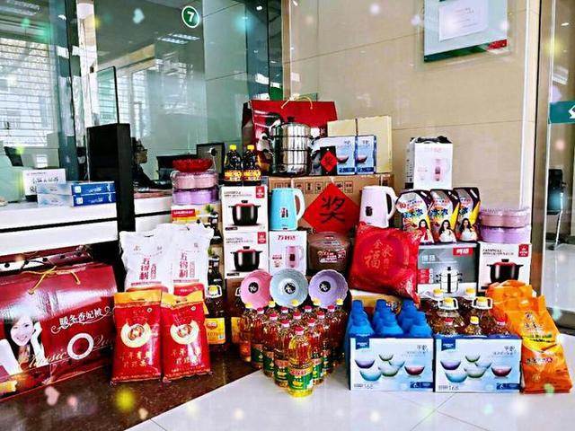 银行回馈客户的礼品，银行回馈客户的礼品有哪些，银行给储户的礼品可以是不合格品吗？