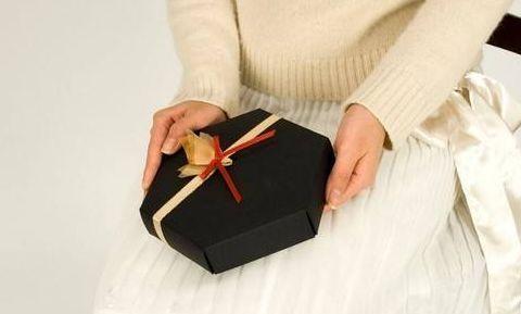 客户礼品没送不去,客户礼品没送不去怎么说,给东西别人不拿怎么办?