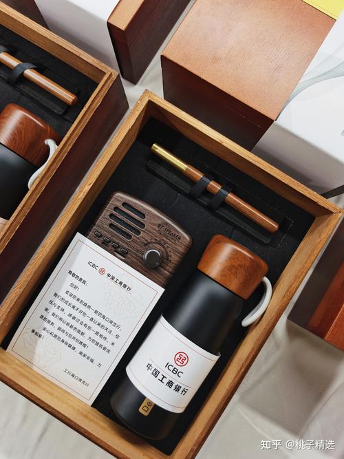 送银行女客户的礼物,送银行女客户的礼物送什么好,工商银行存定期有礼品吗?
