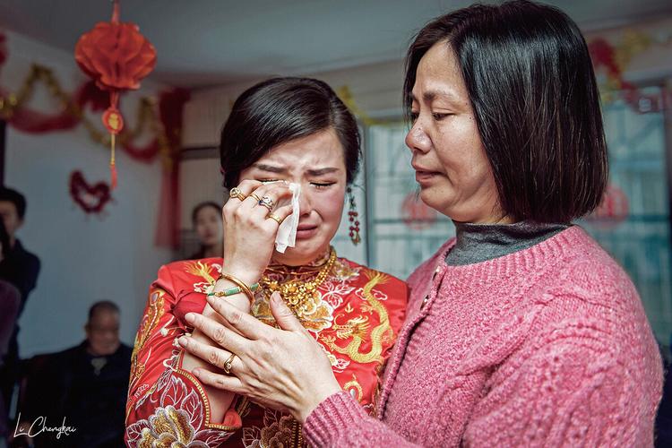 送客户女儿送啥好,送客户女儿送啥好呢,女儿出嫁女方送行人员有什么讲究吗?