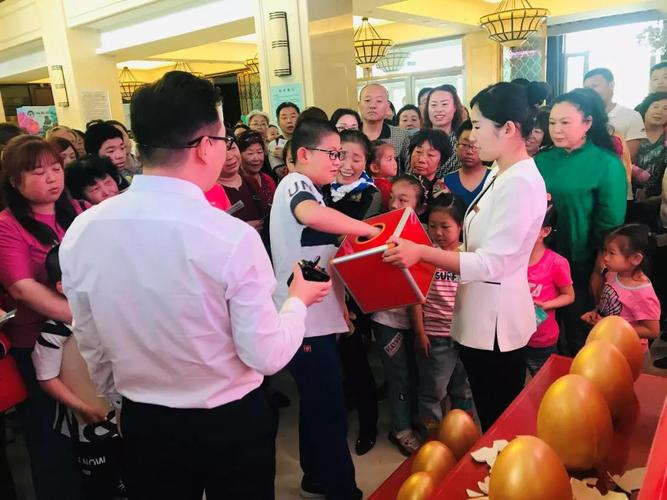 答谢客户活动送奖品,答谢客户活动送奖品怎么说,给客户送礼后客户说谢谢怎么回复?