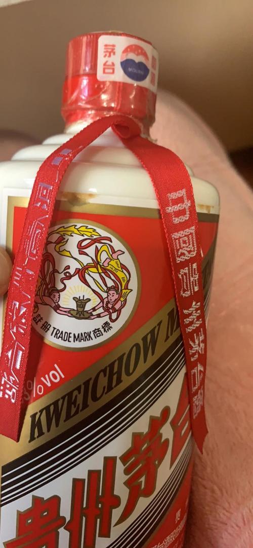 送客户高层领导礼品,,想送领导有档次的白酒,该送啥好呀?茅台假的太多不敢买,pass掉?