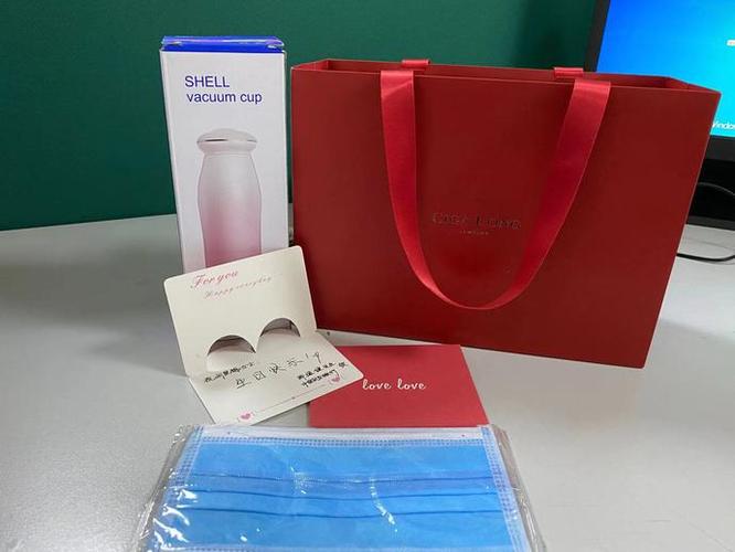疫情给客户送礼品意义,疫情给客户送礼品意义何在,车里送礼物的惊喜方式?
