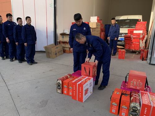 带客户参观送礼物,,参观消防站送消防员最实用的礼物?
